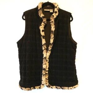 winter's coming - chico's black vest with faux fur edging size large